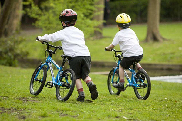 chọn xe đạp trẻ em phù hợp với độ tuổi chiều cao trẻ